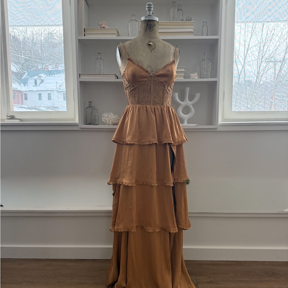 V. Chapman Dakota Gown
